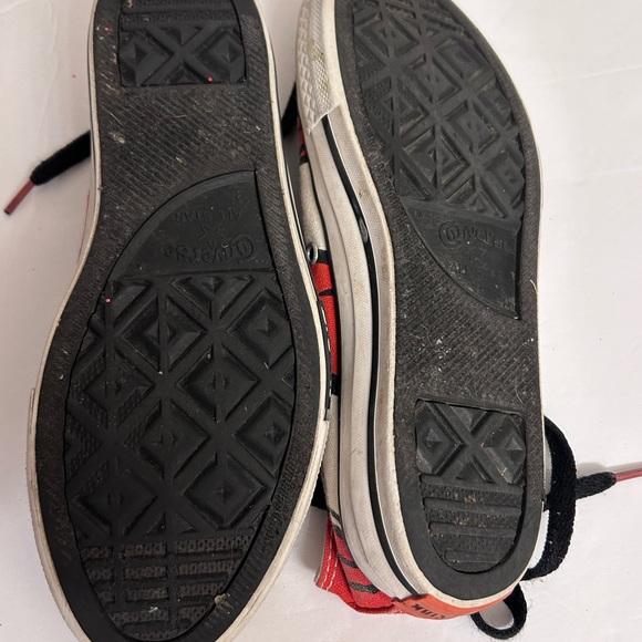 CONVERSE DR. SEUSS CAT IN THE HAT SIZE 3 YOUTH Chuck Taylor UNISEX - Picture 5 of 8